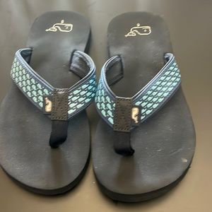 Vineyard vines boys flip flops